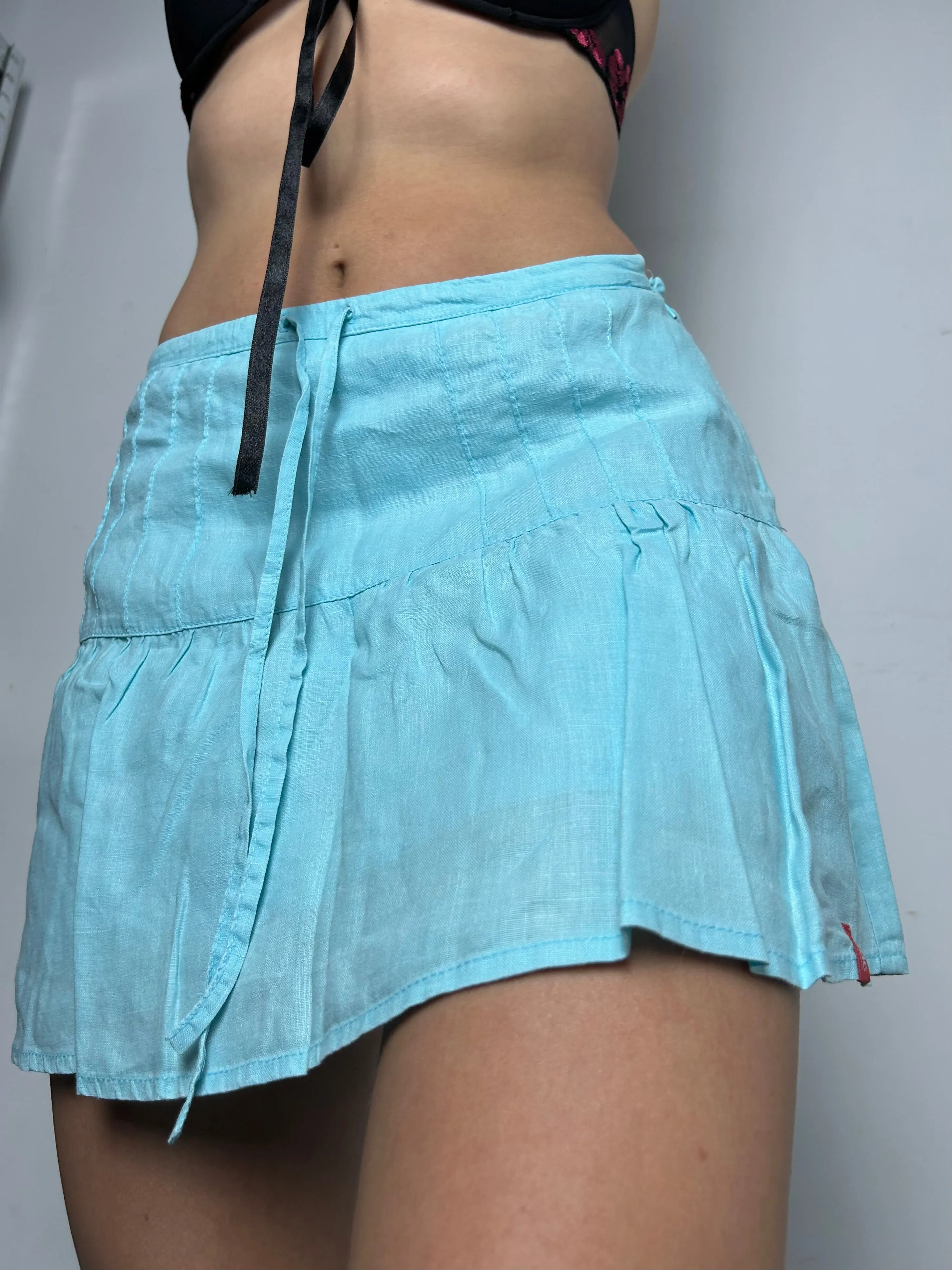 Baby blue linen low rise y2k 90s vintage mini pleated skirt (S)