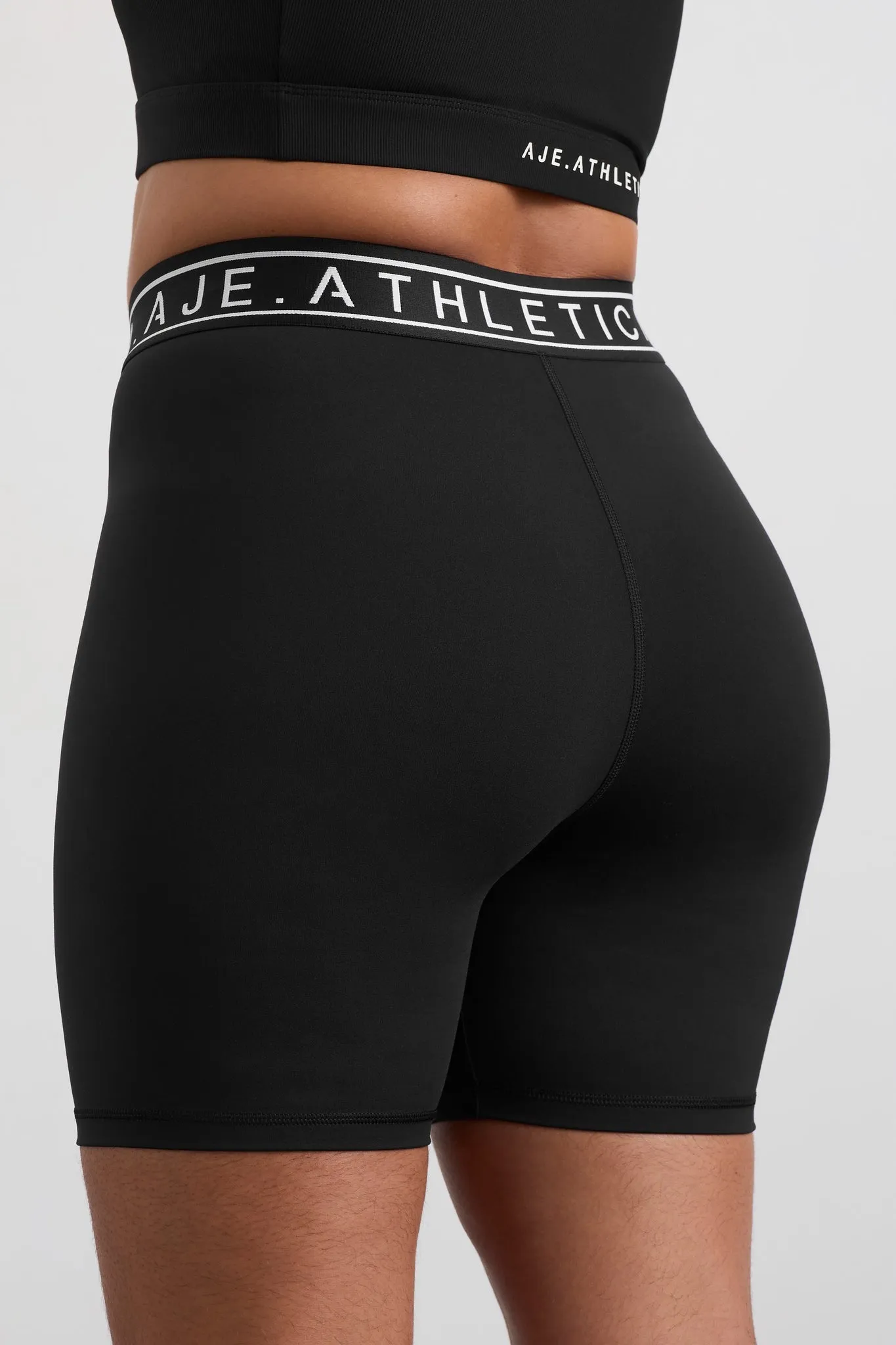 Mid Logo Elastic Shorts 607